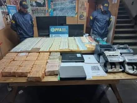 ALLANARON UNA FINANCIERA POR LA SUBA DEL DOLAR LIBRE: ESTABA LEONARDO FARIÑA Y QUEDÓ DETENIDO.