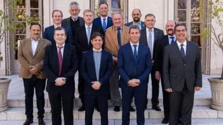 GUILLERMO FRANCOS SE REUNIÓ CON LOS GOBERNADORES PERONISTAS EN BUSCA DE GOBERNABILIDAD.