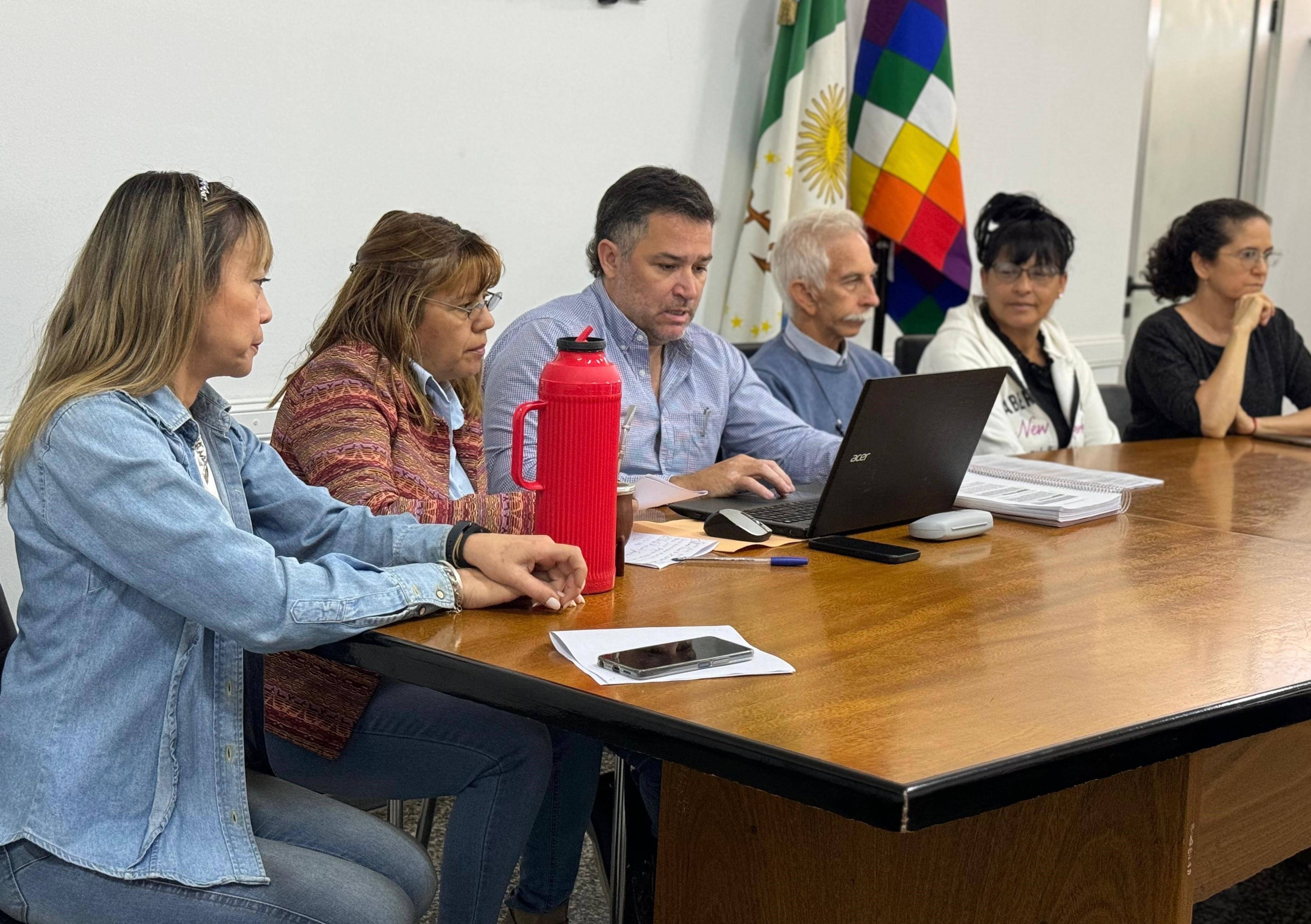 SE REPROGRAMARON LAS ELECCIONES DOCENTES Y NO DOCENTES.