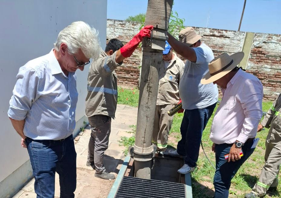 J.J CASTELLI: SAMEEP REALIZA SANEAMIENTO INTEGRAL EN LA LOCALIDAD.