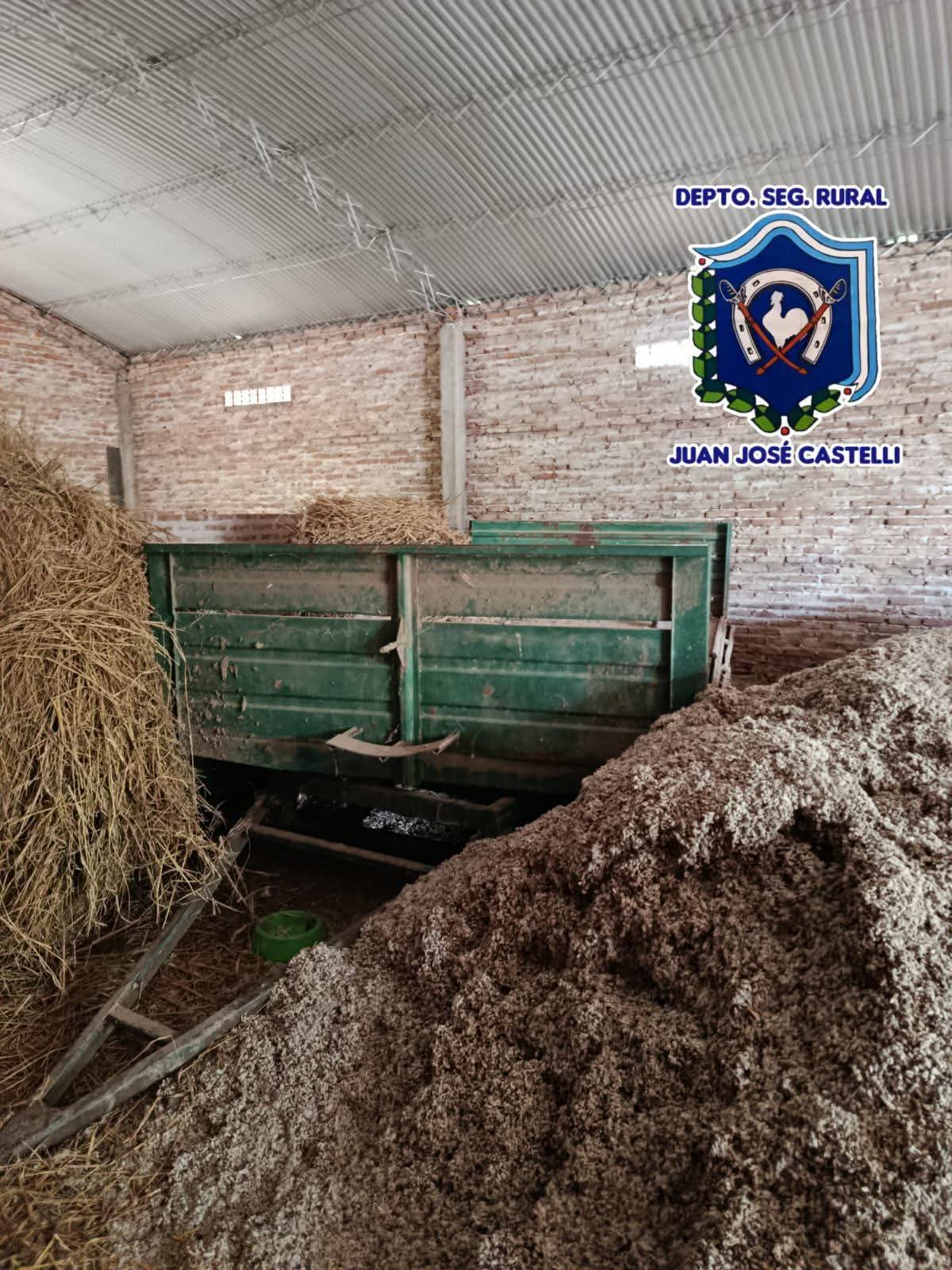 J.J CASTELLI: LOGRAN EL HALLAZGO DE  UN ACOPLADO RURAL y UN TANQUE - ROBADOS EN AÑO 2023.