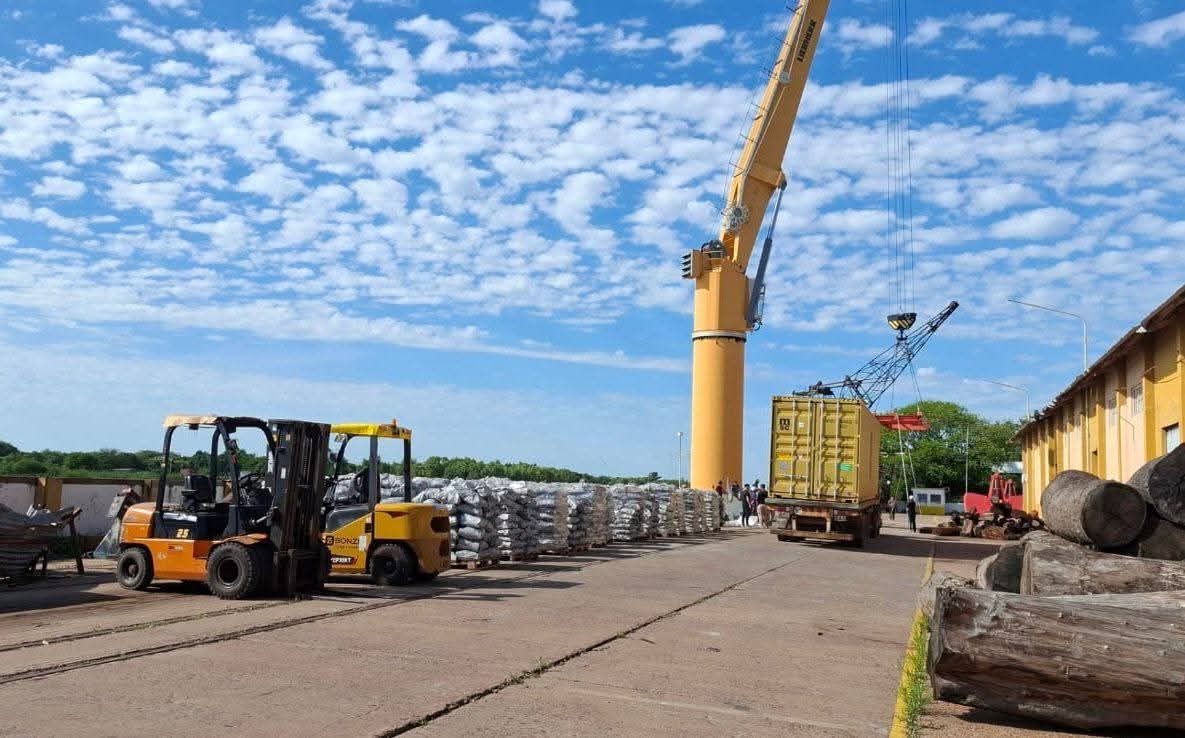 EL PUERTO DE BARRANQUERAS CONCRETÓ UNA NUEVA EXPORTACIÓN DE CARBÓN CHAQUEÑO CON DESTINO A ESTADOS UNIDOS.