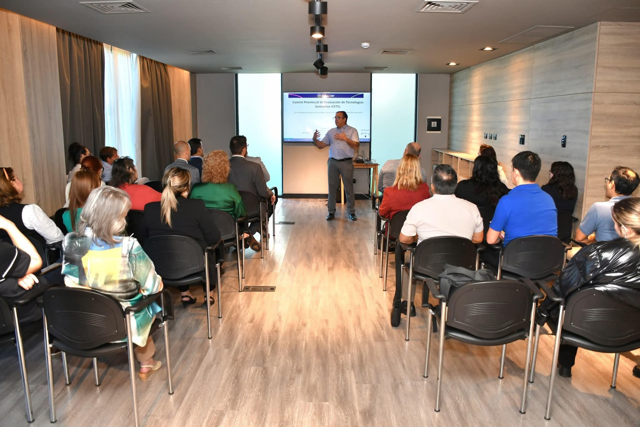 RESISTENCIA: CAPACITACIÓN EN EVALUACIÓN DE TECNOLOGÍAS SANITARIAS