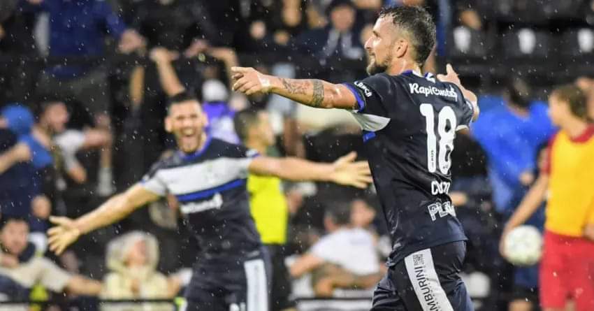 COLÓN PERDIÓ EL DESEMPATE CON GIMNASIA EN LA CANCHA DE NEWELL'S Y DESCENDIÓ A PRIMERA NACIONAL.