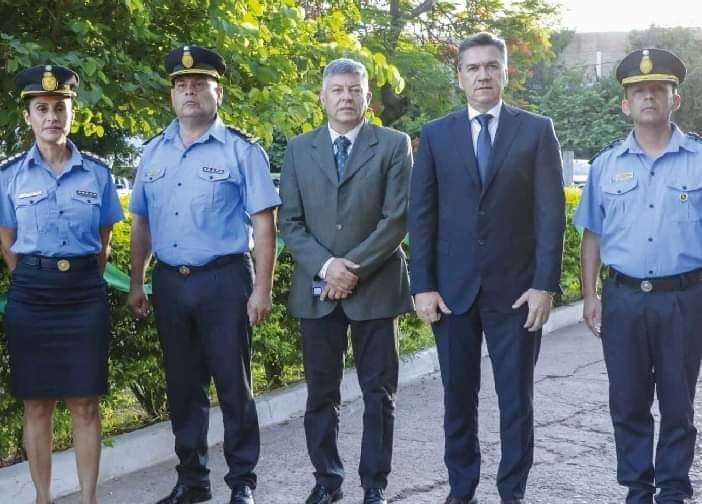 LA ESCUELA DE LA POLICÍA VUELVE A ESTAR EN PODER DE LA FUERZA.