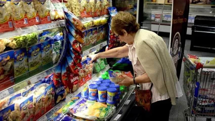 LA INFLACIÓN DE NOVIEMBRE FUÉ DEL 12,8%: LA INTERANUAL ACUMULA UN 160,9%.