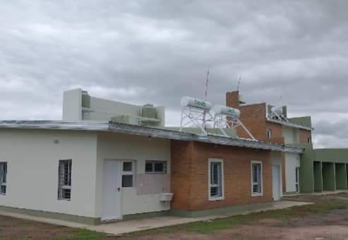 J. J CASTELLI: SIN LOS SERVICIOS BÁSICOS, ALGUNOS BENEFICIARIOS YA TOMARON POSESIÓN DE LAS NUEVAS VOVIENDAS.