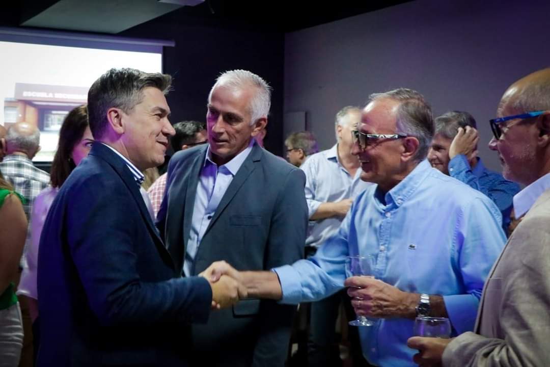 EL GOBERNADOR ACOMPAÑÓ LA CENA ANIVERSARIO DE APYMEC Y RESPALDÓ AL SECTOR.
