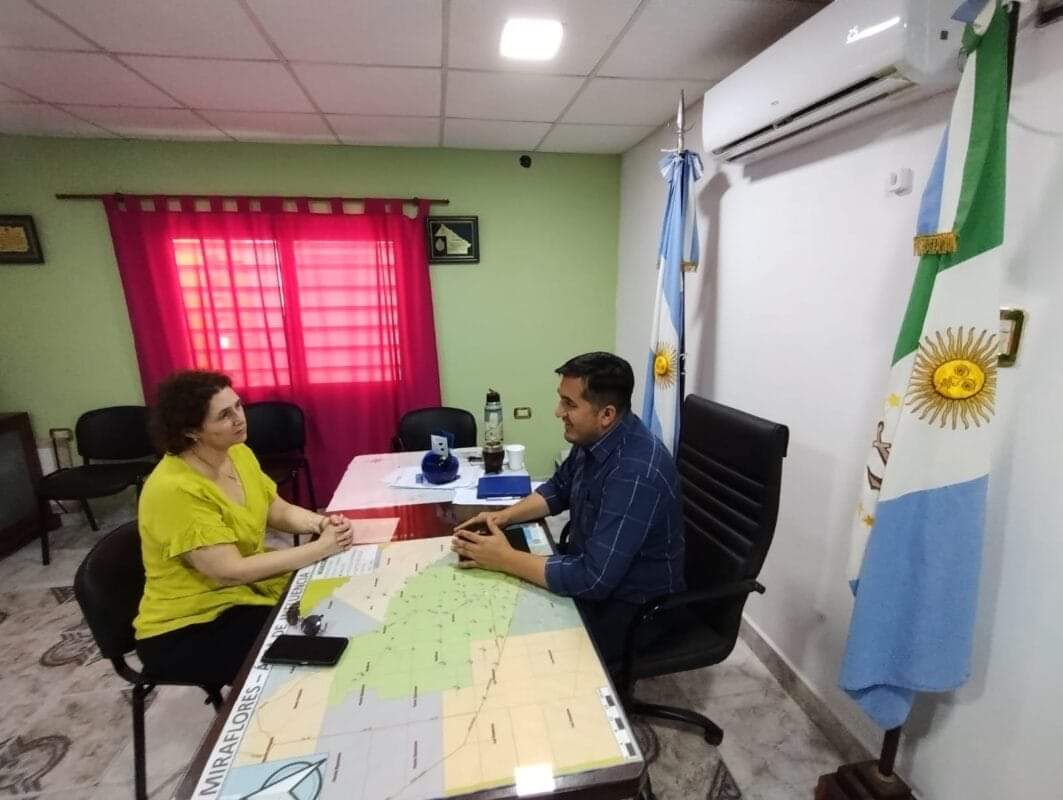 EL INTENDENTE DE MIRAFLORES RAFAEL FRÍAS RECIBIÓ A LA DIRECTORA REGIONAL CECILIA LEMOINE.
