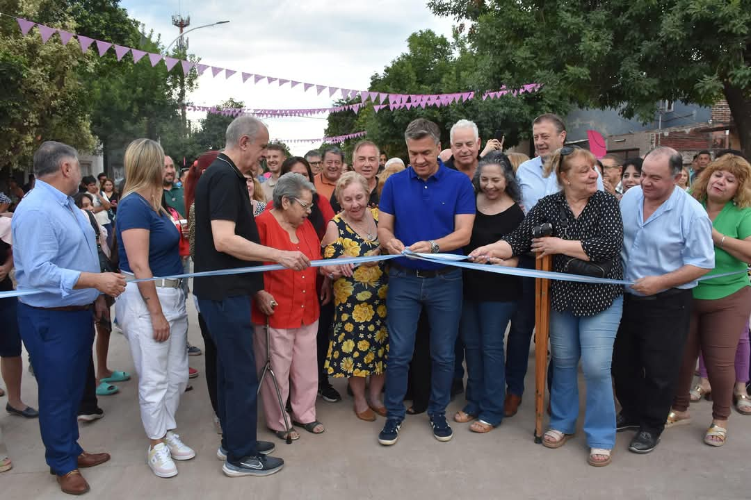 MÁS PAVIMENTO Y CONECTIVIDAD PARA RESISTENCIA: EL GOBERNADOR ZDERO HABILITÓ NUEVAS CUADRAS EN VILLA SAN MARTÍN.