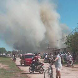 J J CASTELLI “EXPLOTO UN GARRAFA, FALLECIÓ UNA JOVEN DE 21 AÑOS EN EL INCENDIO”.