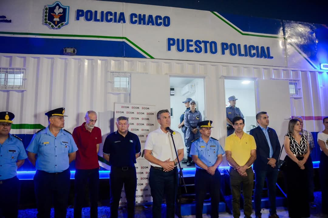 MÁS SEGURIDAD PARA RESISTENCIA: EL GOBERNADOR ZDERO INAUGURÓ UN DESTACAMENTO POLICIAL Y UN CENTRO DE MONITOREO CON 11 CÁMARAS EN EL PARQUE DE LA DEMOCRACIA.